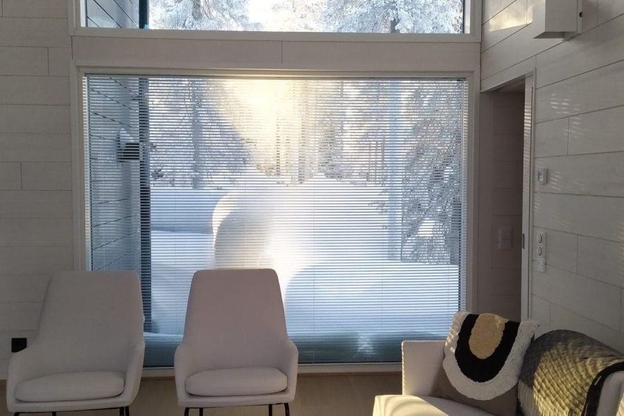 Olohuoneen sälekaihdin