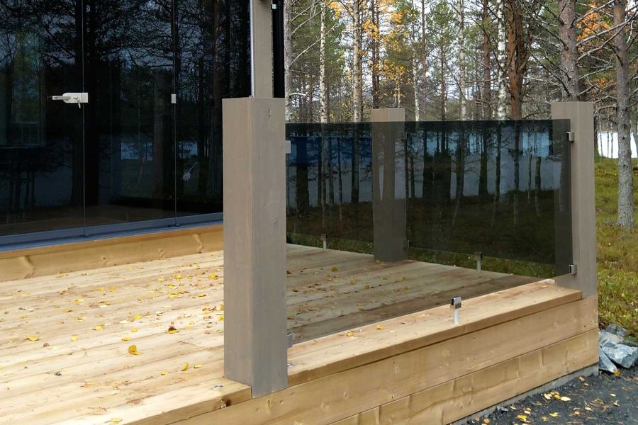 Tyylikäs tumma kaidelasi