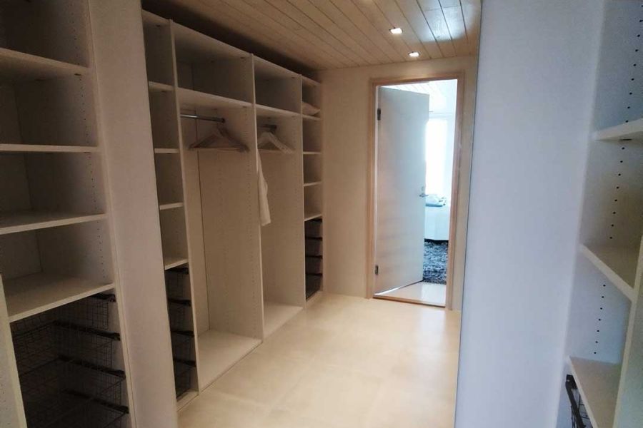 Pukeutumishuoneen peili