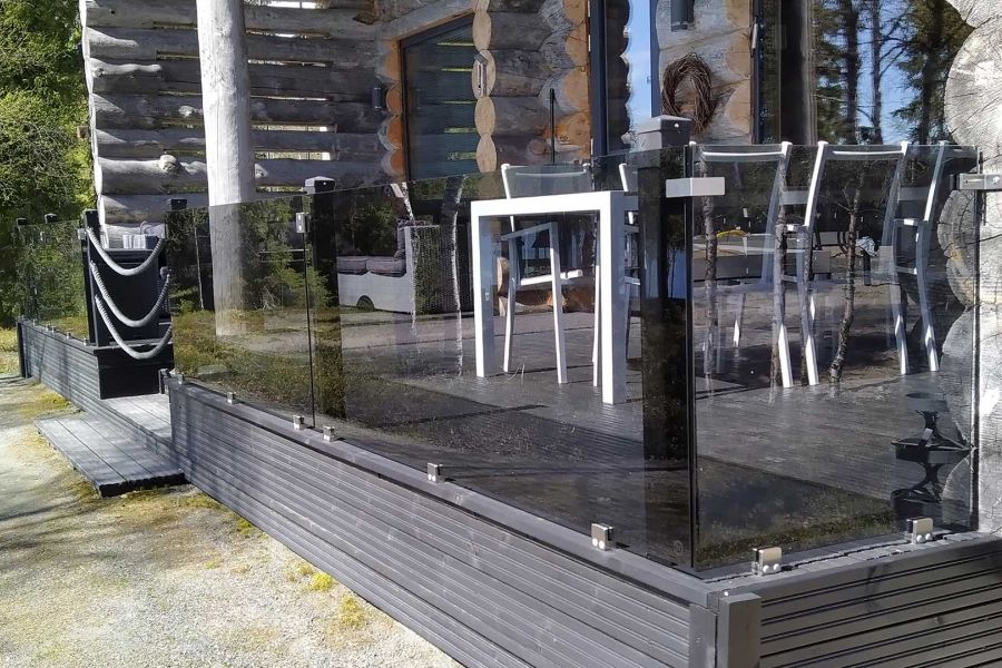 Kaidelasitus terassille